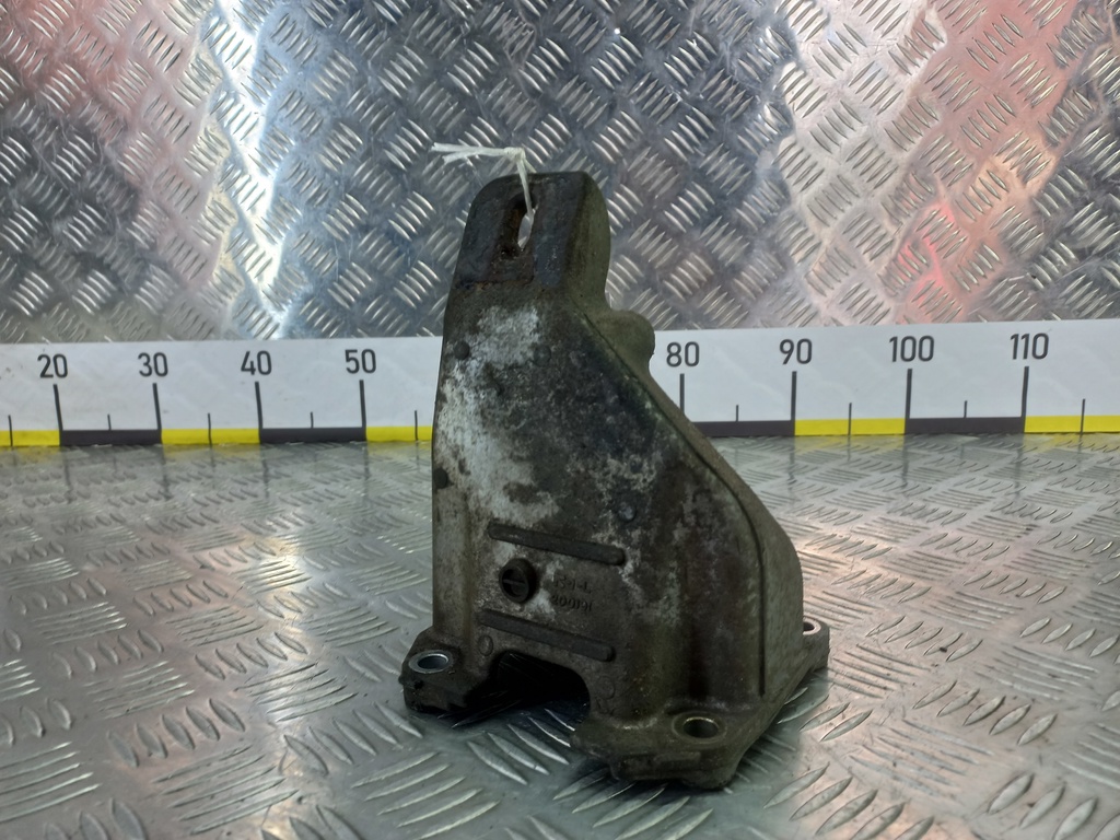 кронштейн двигателя (двс) SUZUKI Grand Vitara 2.0 4WD MT (140 л.с.)Grand Vitara  II (2005—2008) Внедорожник 1165165J01, 520 рублей, Москва