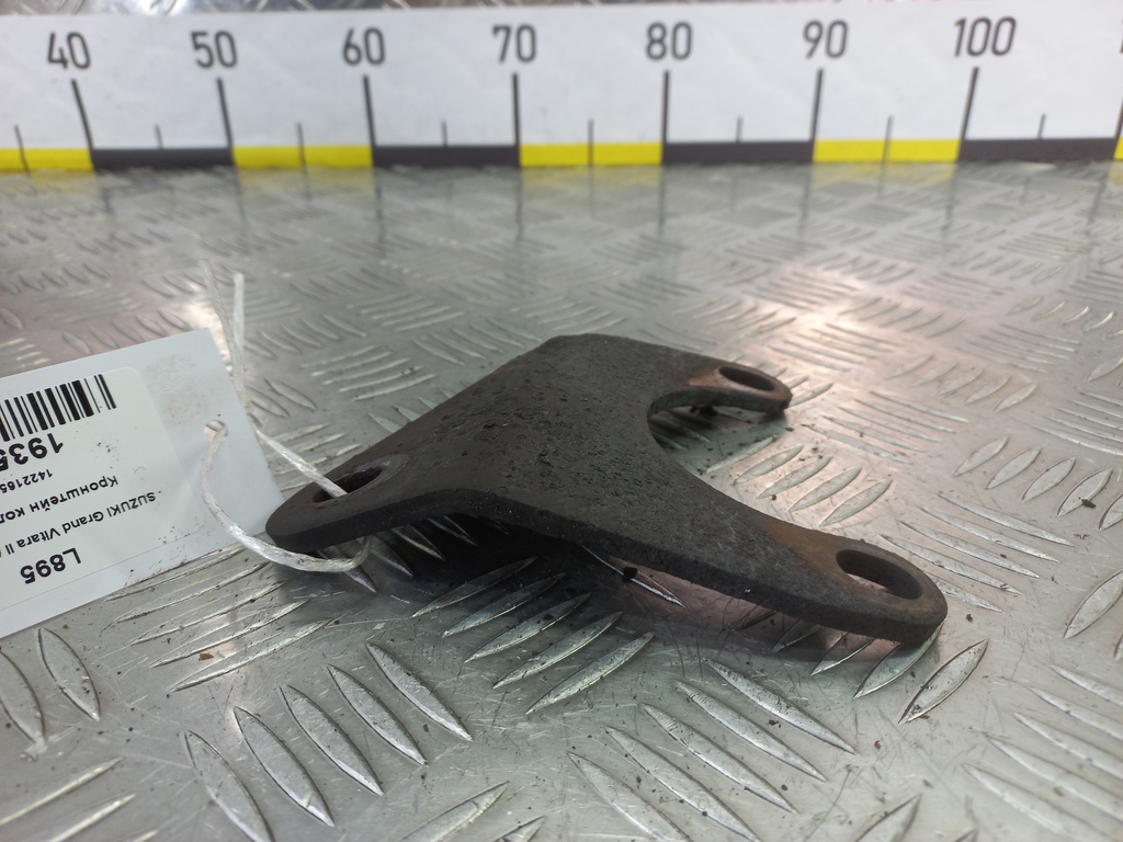 кронштейн коллектора SUZUKI Grand Vitara 2.0 4WD MT (140 л.с.)Grand Vitara  II (2005—2008) Внедорожник 1422165J00, 980 рублей, Москва