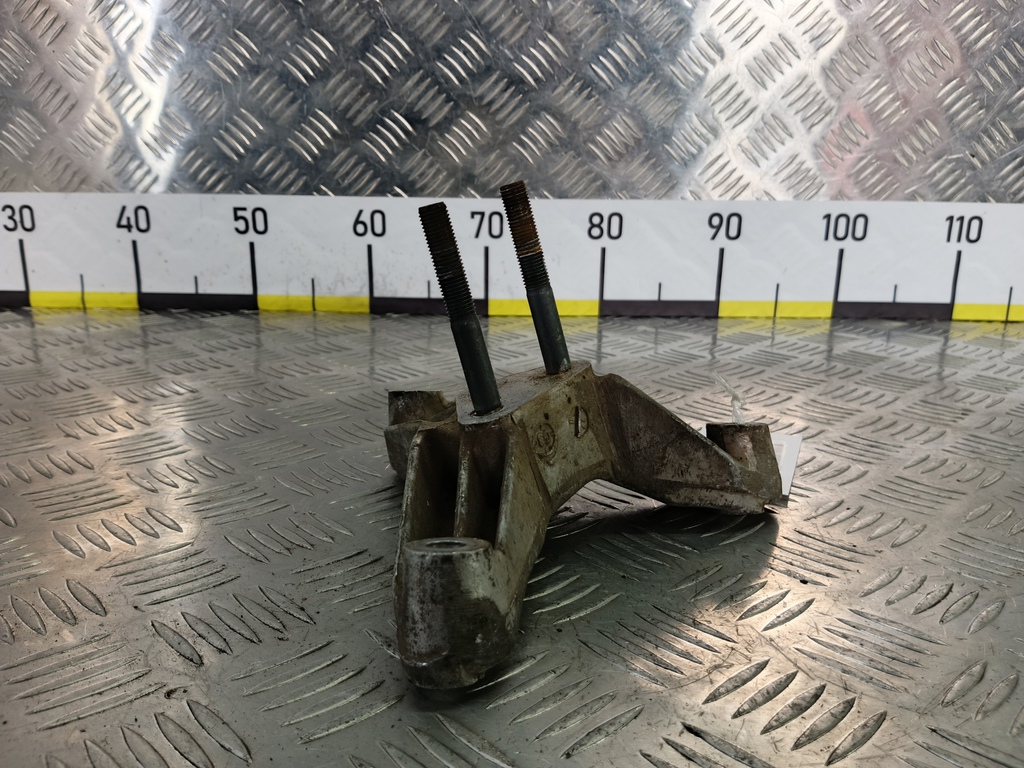 кронштейн кпп MITSUBISHI Space Star  MR222150, 520 рублей, Москва