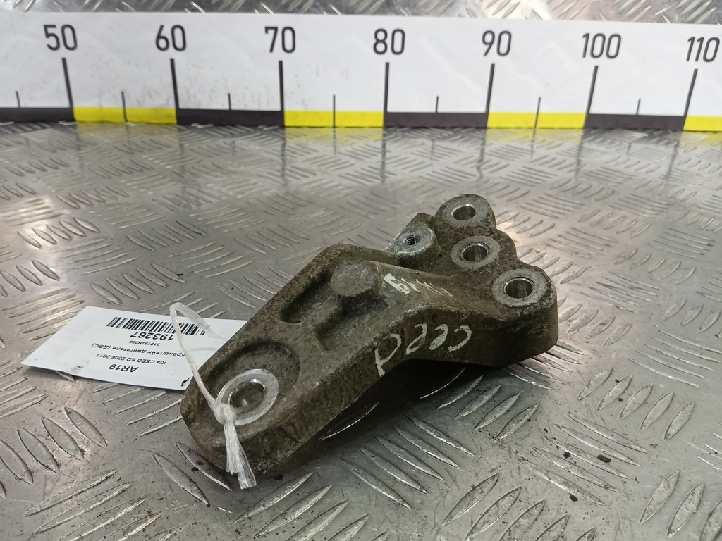 кронштейн двигателя (двс) Kia Ceed  218152H200, 520 рублей, Москва