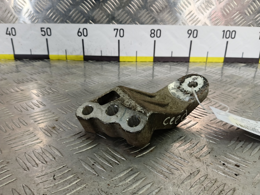 кронштейн двигателя (двс) Kia Ceed  218152H200, 520 рублей, Москва