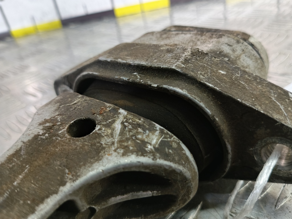 подушка двигателя (опора двс) Hyundai I20 1.3 MT (78 л.с.)i20  I (2008—2012) Хетчбэк 219501J000, 1780 рублей, Москва