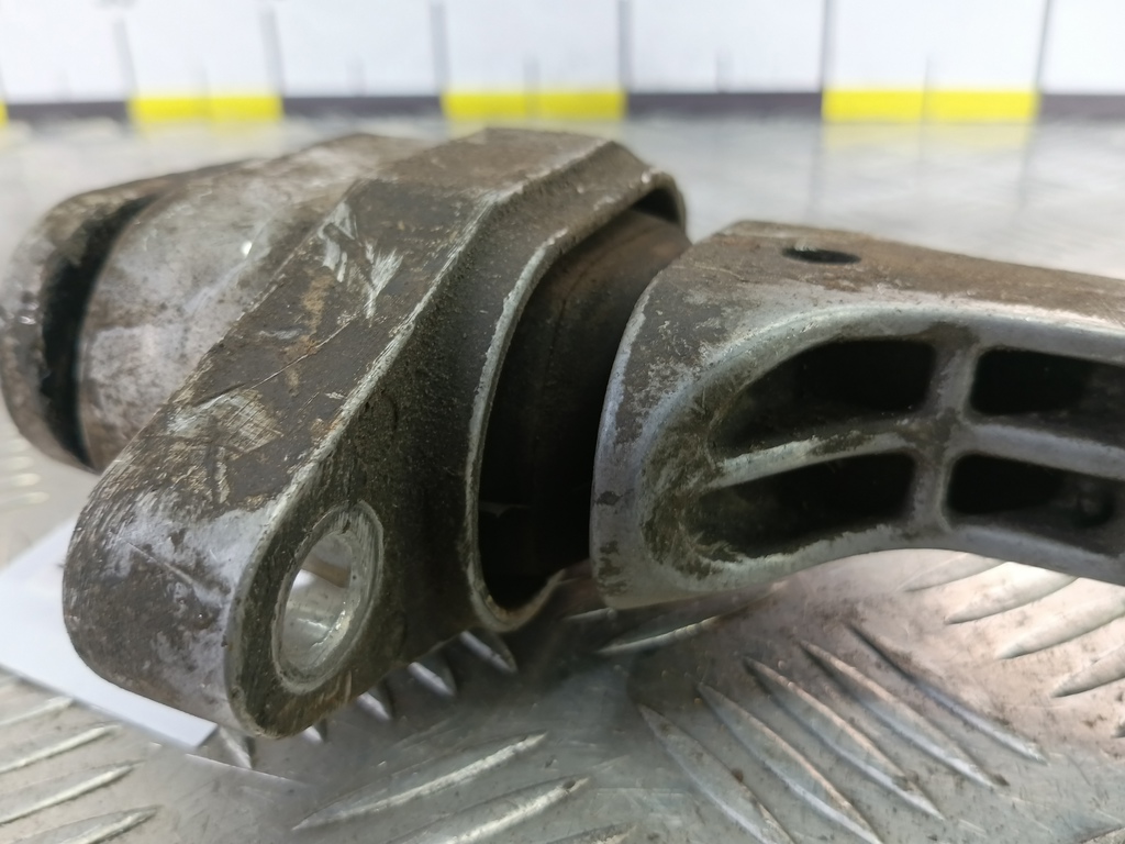 подушка двигателя (опора двс) Hyundai I20 1.3 MT (78 л.с.)i20  I (2008—2012) Хетчбэк 219501J000, 1780 рублей, Москва