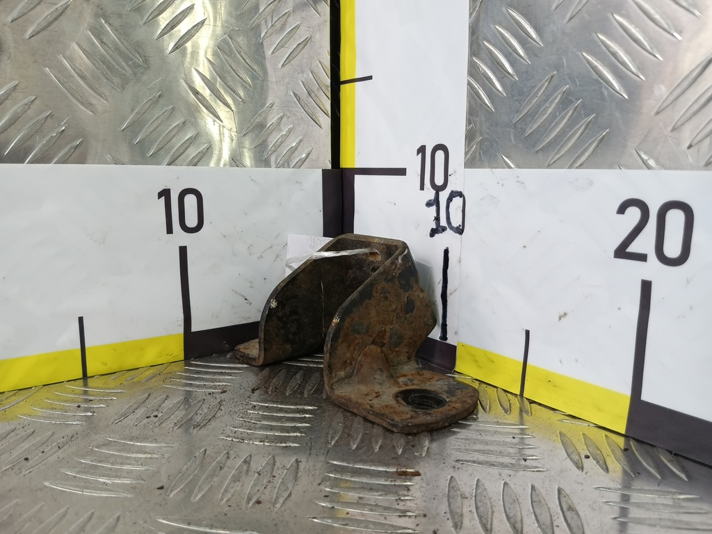 кронштейн двигателя (двс) SUZUKI JIMNY  1166180A00, 1090 рублей, Москва