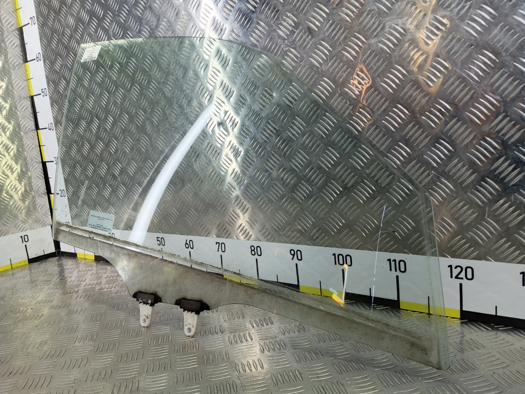 стекло двери SUZUKI Grand Vitara 2.0 4WD MT (140 л.с.)Grand Vitara  II (2005—2008) Внедорожник 8450165J00, 860 рублей, Москва