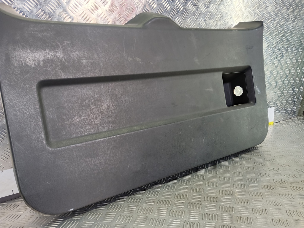 обшивка крышки багажника SUZUKI Grand Vitara 2.0 4WD MT (140 л.с.)Grand Vitara  II (2005—2008) Внедорожник 8377065J005PK, 6730 рублей, Москва