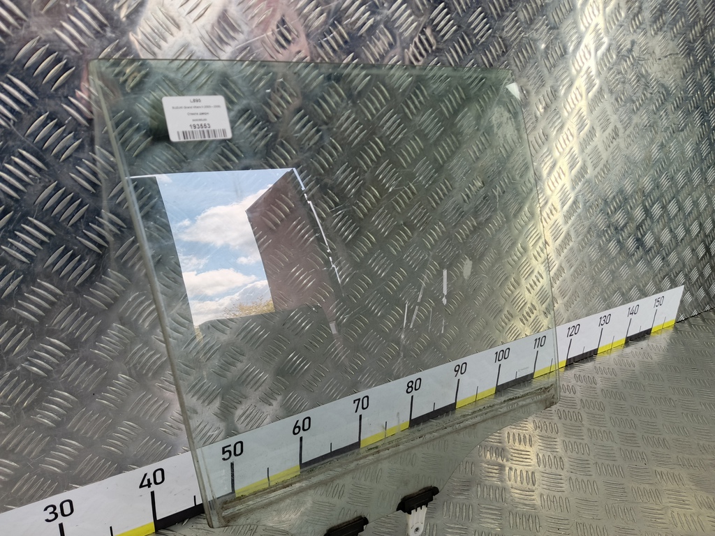 стекло двери SUZUKI Grand Vitara 2.0 4WD MT (140 л.с.)Grand Vitara  II (2005—2008) Внедорожник 8450365J00, 630 рублей, Москва