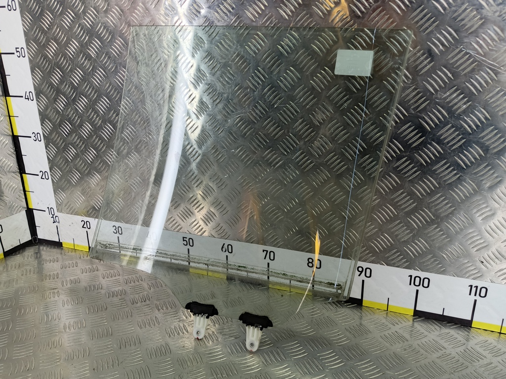 стекло двери SUZUKI Grand Vitara 2.0 4WD MT (140 л.с.)Grand Vitara  II (2005—2008) Внедорожник 8450365J00, 630 рублей, Москва