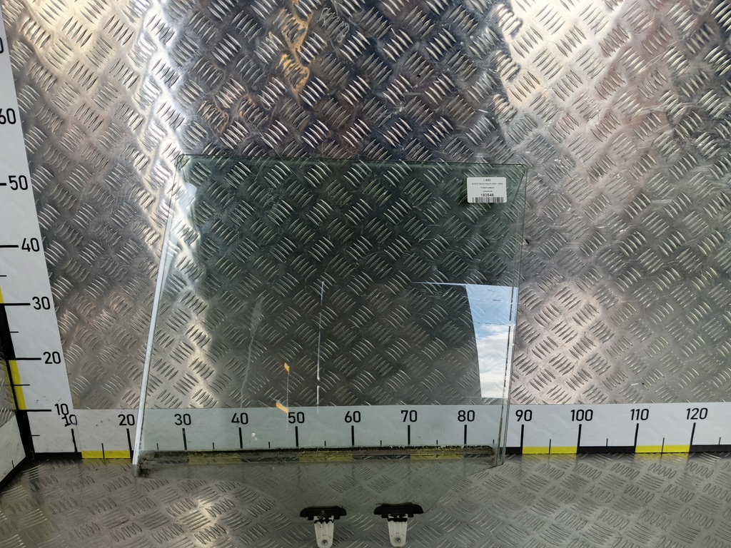 стекло двери SUZUKI Grand Vitara 2.0 4WD MT (140 л.с.)Grand Vitara  II (2005—2008) Внедорожник 8450465J00, 750 рублей, Москва