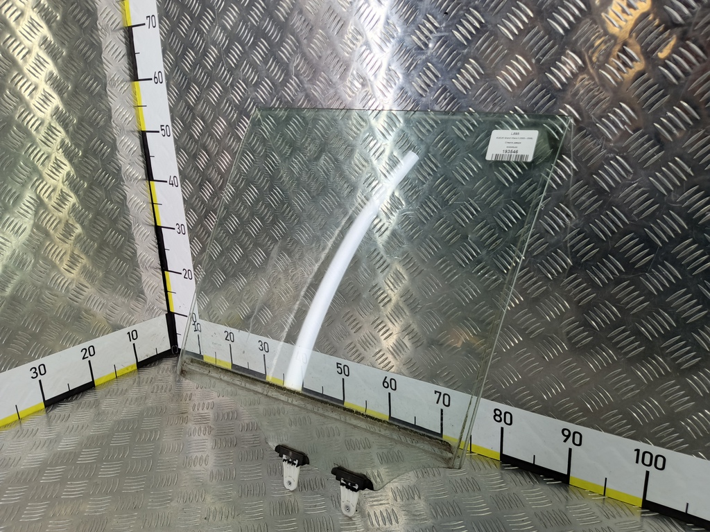 стекло двери SUZUKI Grand Vitara 2.0 4WD MT (140 л.с.)Grand Vitara  II (2005—2008) Внедорожник 8450465J00, 750 рублей, Москва