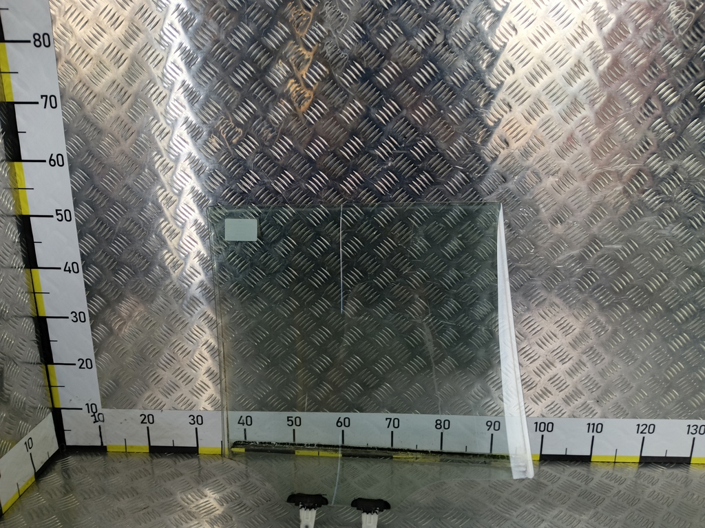 стекло двери SUZUKI Grand Vitara 2.0 4WD MT (140 л.с.)Grand Vitara  II (2005—2008) Внедорожник 8450465J00, 750 рублей, Москва