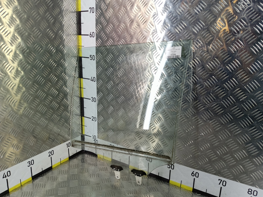 стекло двери SUZUKI Grand Vitara 2.0 4WD MT (140 л.с.)Grand Vitara  II (2005—2008) Внедорожник 8450465J00, 750 рублей, Москва