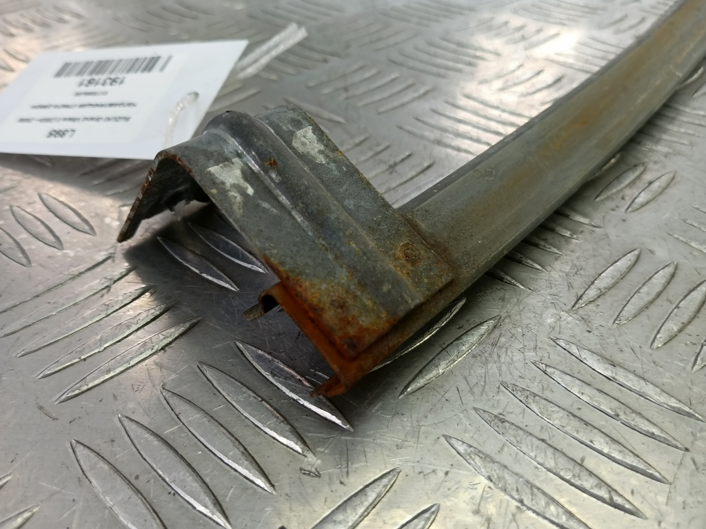 направляющая стекла двери SUZUKI Grand Vitara 2.0 4WD MT (140 л.с.)Grand Vitara  II (2005—2008) Внедорожник 8173065J00, 630 рублей, Москва