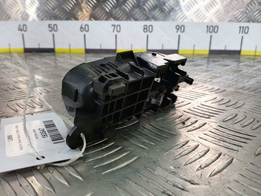 ручка двери внутренняя SUZUKI Grand Vitara 2.0 4WD MT (140 л.с.)Grand Vitara  II (2005—2008) Внедорожник 8313065J10BWJ, 520 рублей, Москва