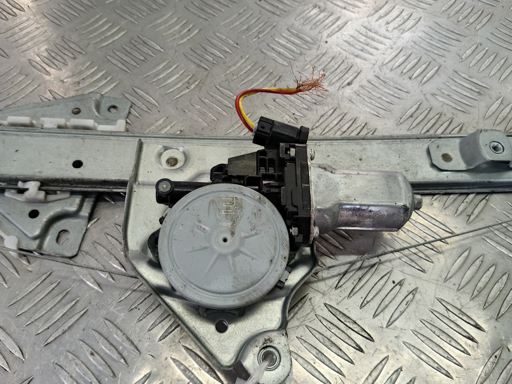 стеклоподъемник SUZUKI Grand Vitara 2.0 4WD MT (140 л.с.)Grand Vitara  II (2005—2008) Внедорожник 8340265J00, 980 рублей, Москва