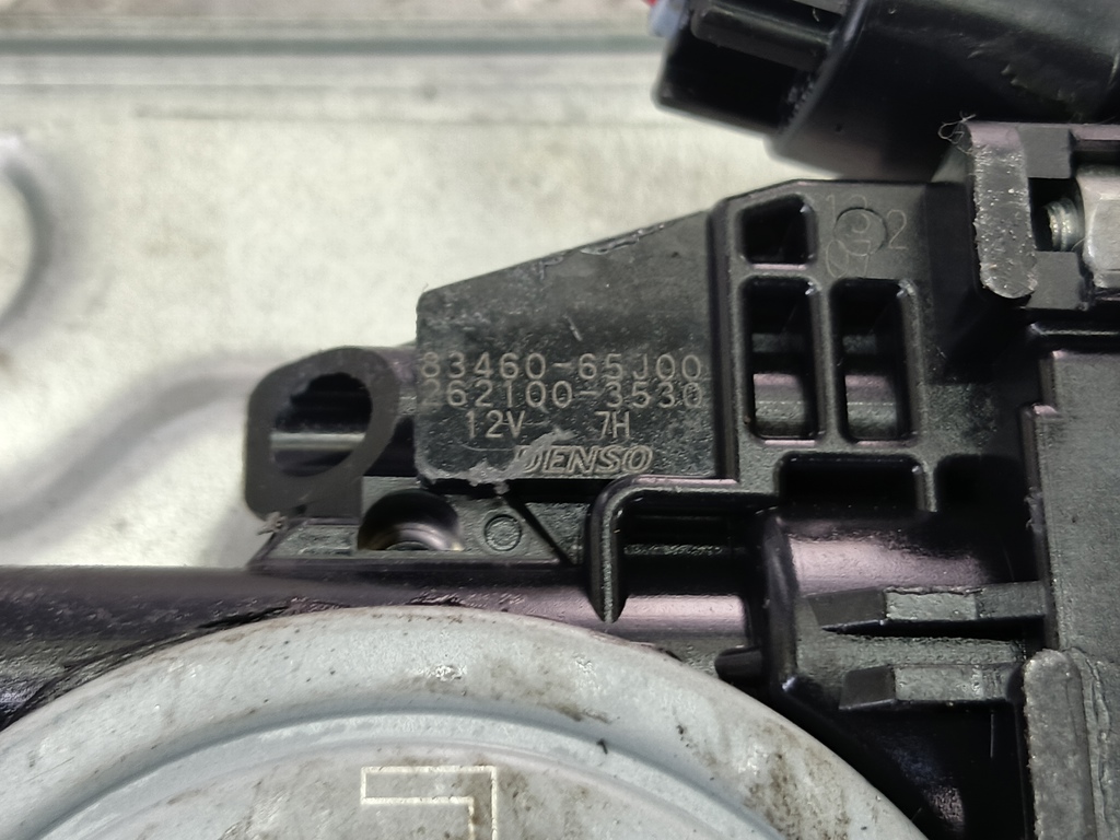 стеклоподъемник SUZUKI Grand Vitara 2.0 4WD MT (140 л.с.)Grand Vitara  II (2005—2008) Внедорожник 8340265J00, 980 рублей, Москва