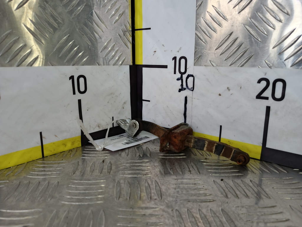 ограничитель двери SUZUKI Grand Vitara 2.0 4WD MT (140 л.с.)Grand Vitara  II (2005—2008) Внедорожник 8183065J01, 860 рублей, Москва