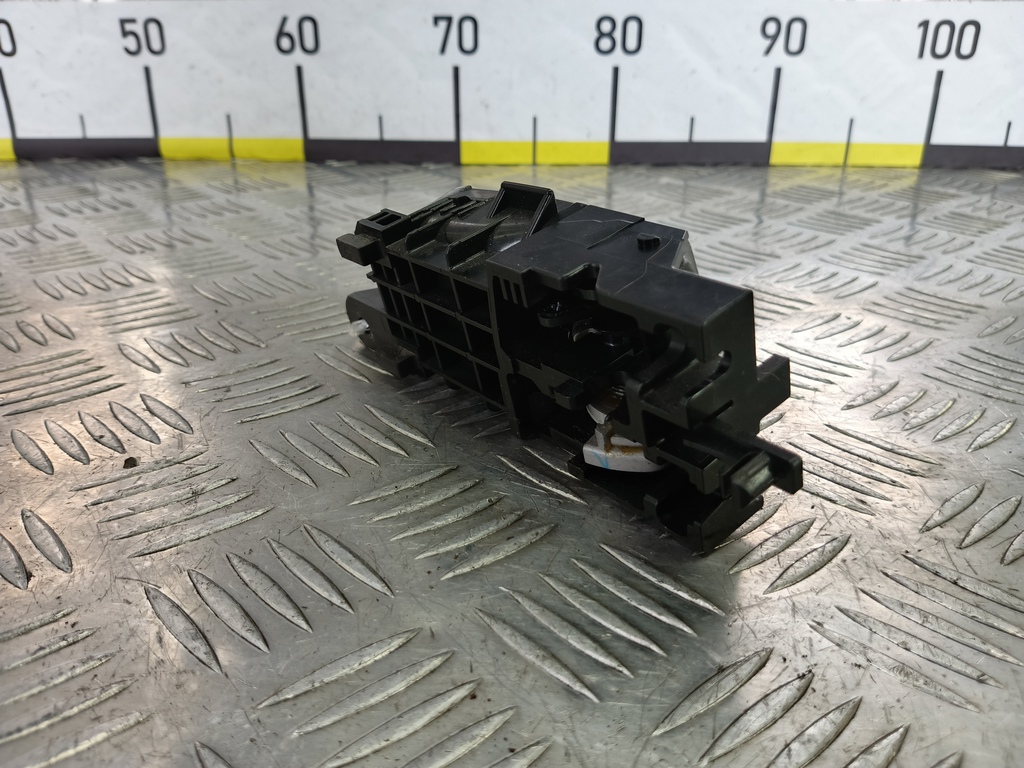 ручка двери внутренняя SUZUKI Grand Vitara 2.0 4WD MT (140 л.с.)Grand Vitara  II (2005—2008) Внедорожник 8313065J10BWJ, 520 рублей, Москва