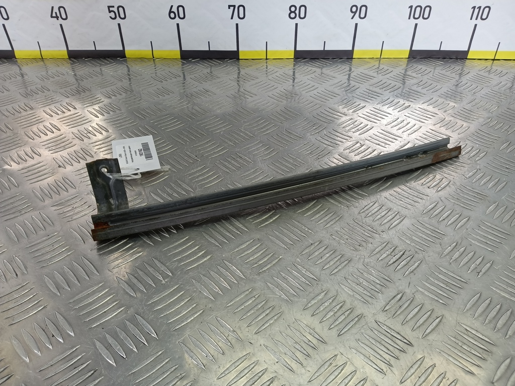 направляющая стекла двери SUZUKI Grand Vitara 2.0 4WD MT (140 л.с.)Grand Vitara  II (2005—2008) Внедорожник 8174065J00, 630 рублей, Москва