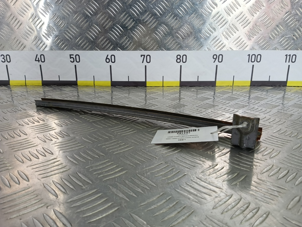 направляющая стекла двери SUZUKI Grand Vitara 2.0 4WD MT (140 л.с.)Grand Vitara  II (2005—2008) Внедорожник 8174065J00, 630 рублей, Москва