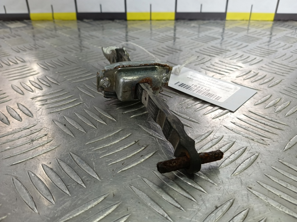 ограничитель двери SUZUKI Grand Vitara 2.0 4WD MT (140 л.с.)Grand Vitara  II (2005—2008) Внедорожник 8181065J01, 980 рублей, Москва