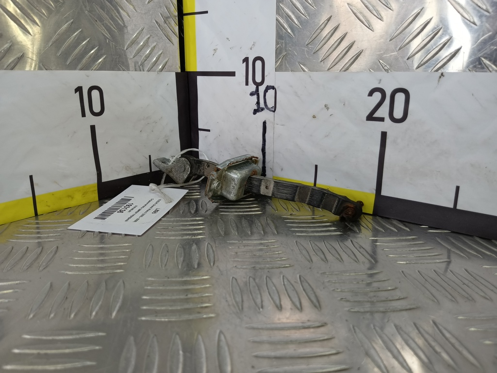 ограничитель двери SUZUKI Grand Vitara 2.0 4WD MT (140 л.с.)Grand Vitara  II (2005—2008) Внедорожник 8181065J01, 980 рублей, Москва