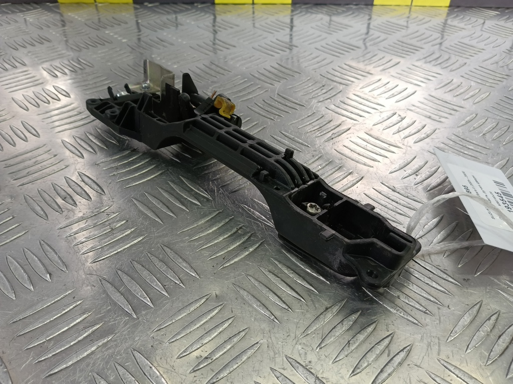 ответная часть ручки двери SUZUKI Grand Vitara 2.0 4WD MT (140 л.с.)Grand Vitara  II (2005—2008) Внедорожник 8282163J20, 520 рублей, Москва