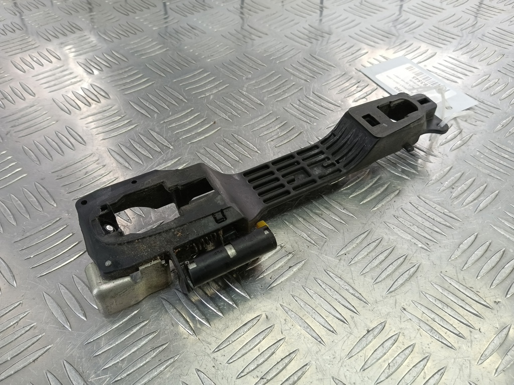 ответная часть ручки двери SUZUKI Grand Vitara 2.0 4WD MT (140 л.с.)Grand Vitara  II (2005—2008) Внедорожник 8282163J20, 520 рублей, Москва