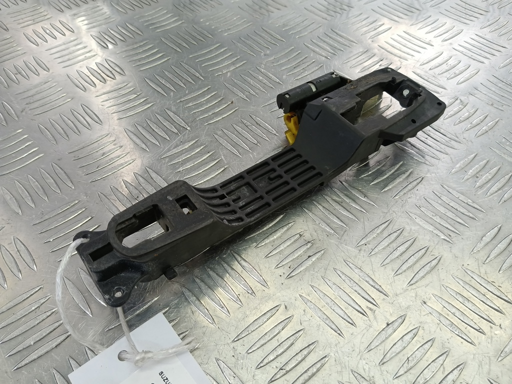 ответная часть ручки двери SUZUKI Grand Vitara 2.0 4WD MT (140 л.с.)Grand Vitara  II (2005—2008) Внедорожник 8282163J20, 520 рублей, Москва