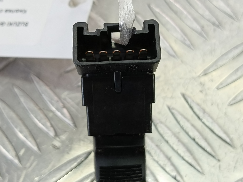 кнопка стеклоподъемника SUZUKI Grand Vitara 2.0 4WD MT (140 л.с.)Grand Vitara  II (2005—2008) Внедорожник 3799562J00, 520 рублей, Москва