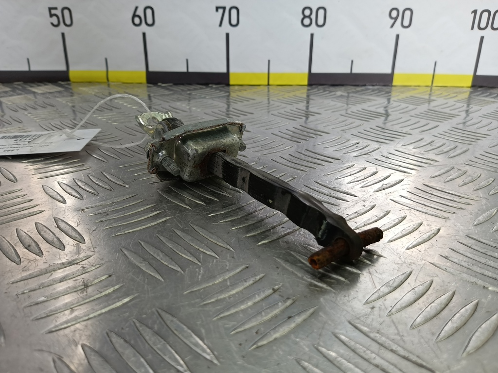 ограничитель двери SUZUKI Grand Vitara 2.0 4WD MT (140 л.с.)Grand Vitara  II (2005—2008) Внедорожник 8181065J01, 980 рублей, Москва