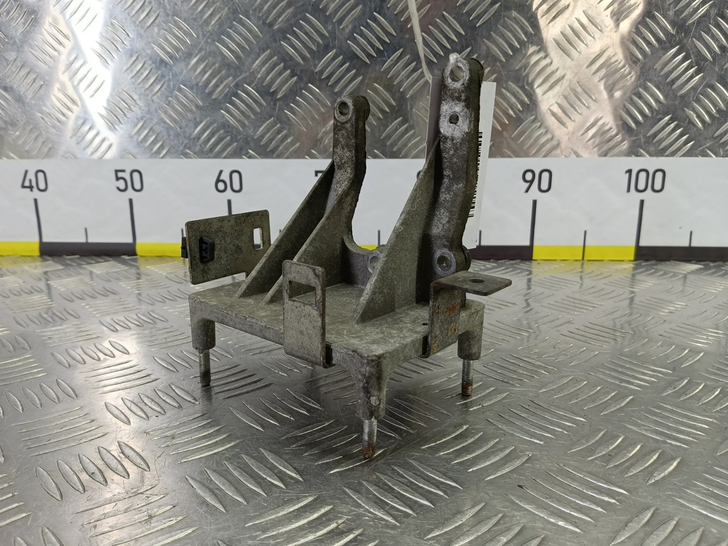 кронштейн блока управления двигателя Fiat Doblo 1.4 MT (77 л.с.)Doblo  I рестайлинг (2005—2015) Минивэн 55249001, 1320 рублей, Москва