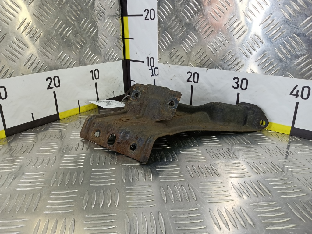 кронштейн замка капота SUZUKI Grand Vitara 2.0 4WD MT (140 л.с.)Grand Vitara  II (2005—2008) Внедорожник 8212065J01, 750 рублей, Москва