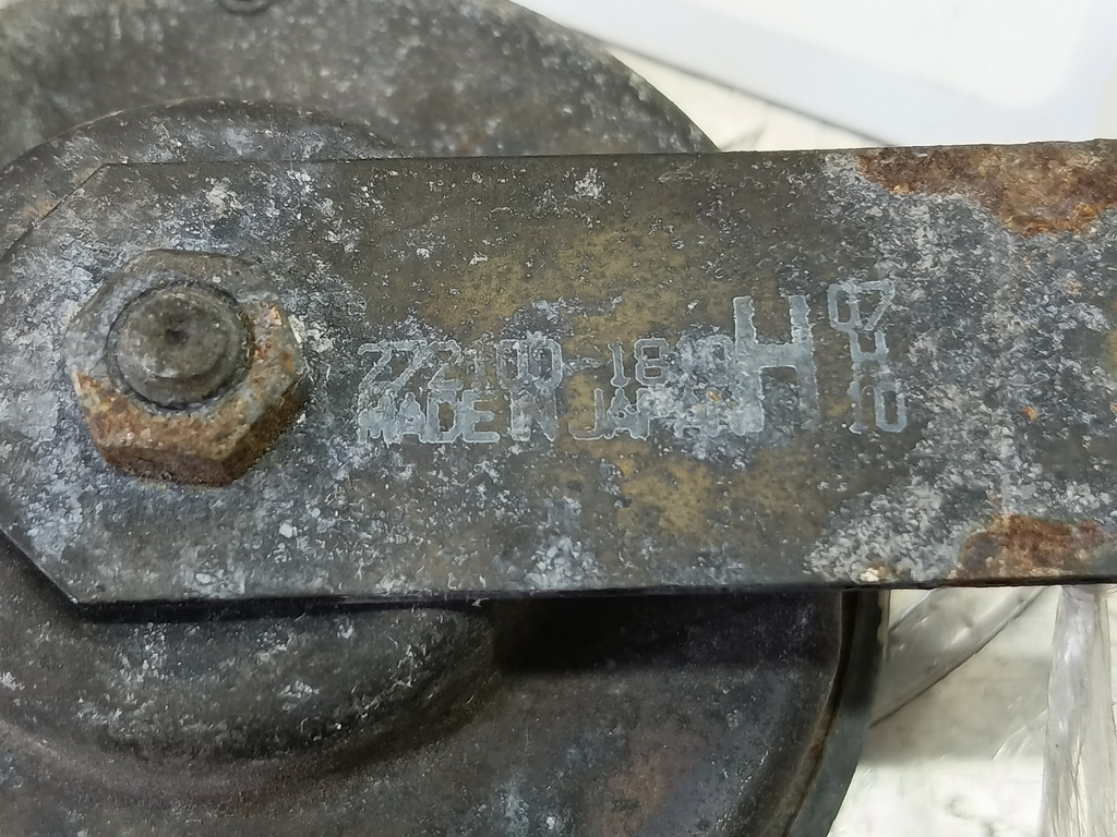 сигнал звуковой SUZUKI Grand Vitara 2.0 4WD MT (140 л.с.)Grand Vitara  II (2005—2008) Внедорожник 3850065J31, 630 рублей, Москва