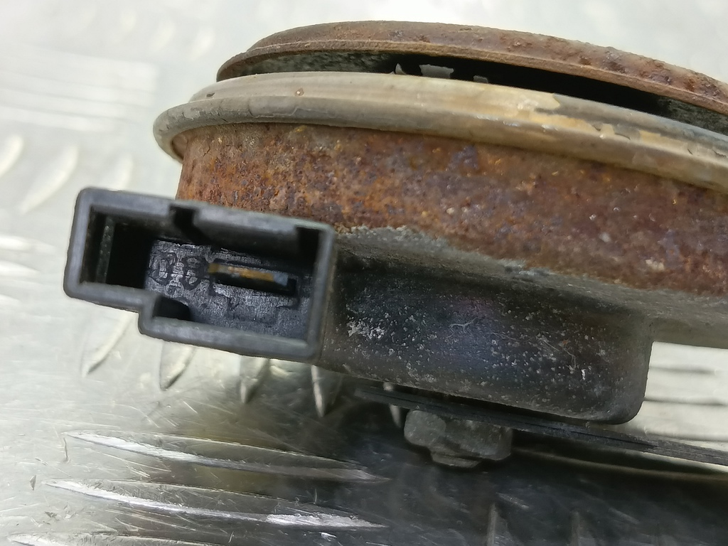 сигнал звуковой SUZUKI Grand Vitara 2.0 4WD MT (140 л.с.)Grand Vitara  II (2005—2008) Внедорожник 3850065J31, 630 рублей, Москва