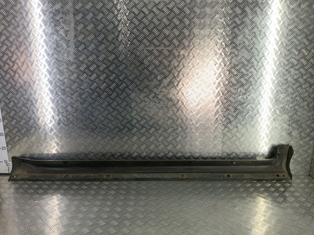 накладка порога SUBARU Tribeca 3.0 4WD AT (250 л.с.)Tribeca  WX (2004—2007) Внедорожник 91112XA13A, 750 рублей, Москва