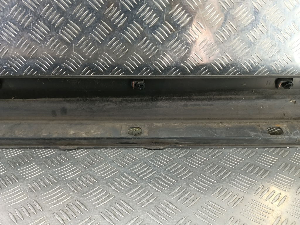 накладка порога SUBARU Tribeca 3.0 4WD AT (250 л.с.)Tribeca  WX (2004—2007) Внедорожник 91112XA12A, 750 рублей, Москва