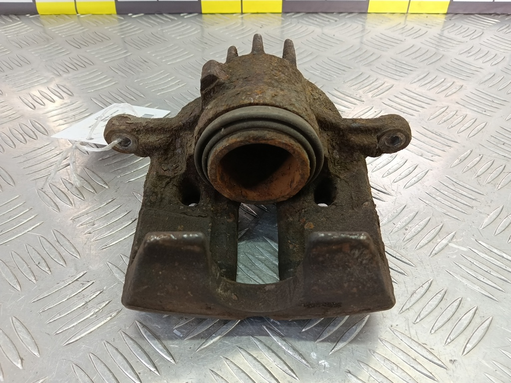 суппорт MITSUBISHI Space Star  MR249222, 2360 рублей, Москва