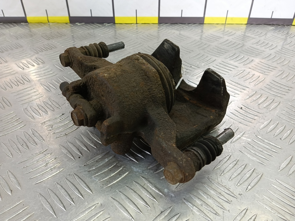 суппорт MITSUBISHI L200  2.4 DID AT (154 л.с.)L200  V (2015—2019) Пикап 4605A201, 2470 рублей, Москва