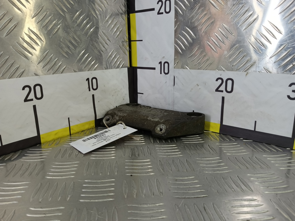 кронштейн компрессора кондиционера HONDA Accord 2.0 AT (155 л.с.)Accord  VII (2002—2006) Седан 38930PNA000, 630 рублей, Москва