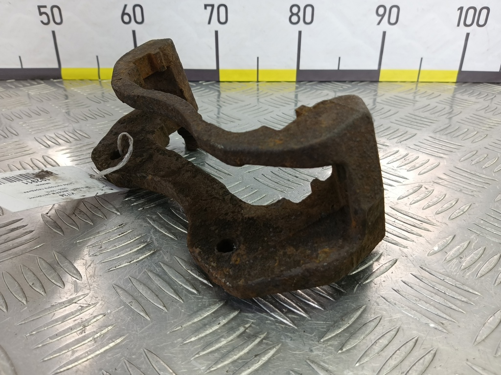 скоба суппорта MITSUBISHI LANCER  MR569361, 2700 рублей, Москва