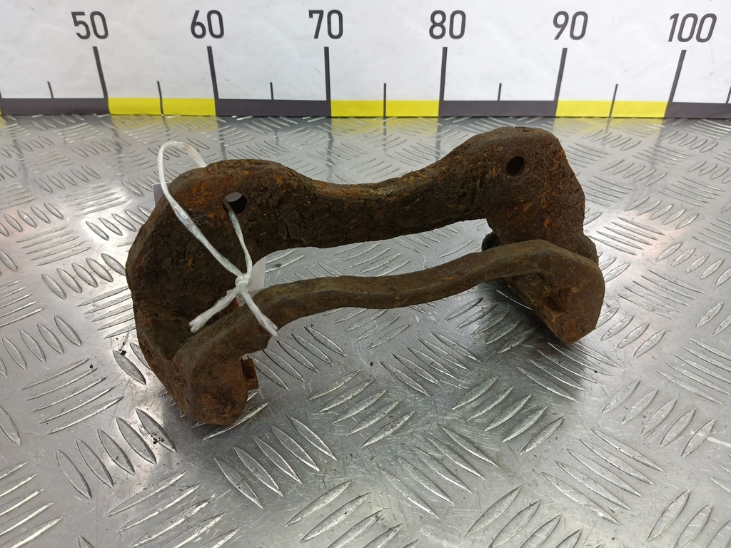 скоба суппорта MITSUBISHI LANCER  MR569361, 2700 рублей, Москва