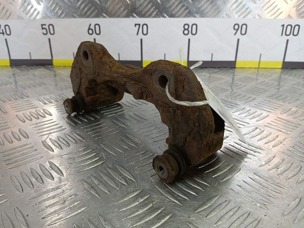 скоба суппорта MITSUBISHI LANCER  MR569361, 2700 рублей, Москва