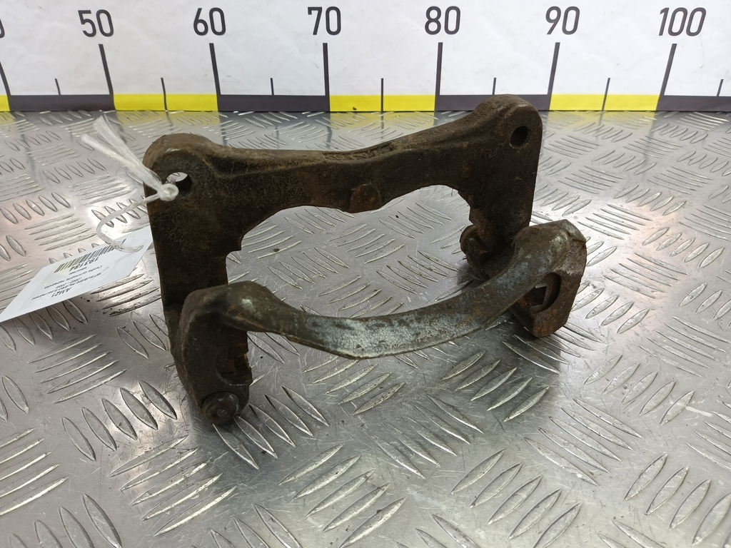 скоба суппорта MITSUBISHI PAJERO  MR407680, 3850 рублей, Москва