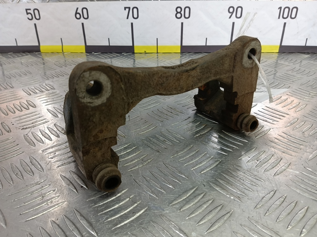 скоба суппорта MITSUBISHI PAJERO  MR407680, 3850 рублей, Москва