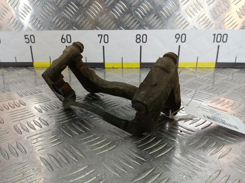 скоба суппорта MITSUBISHI PAJERO  MR407680, 3850 рублей, Москва