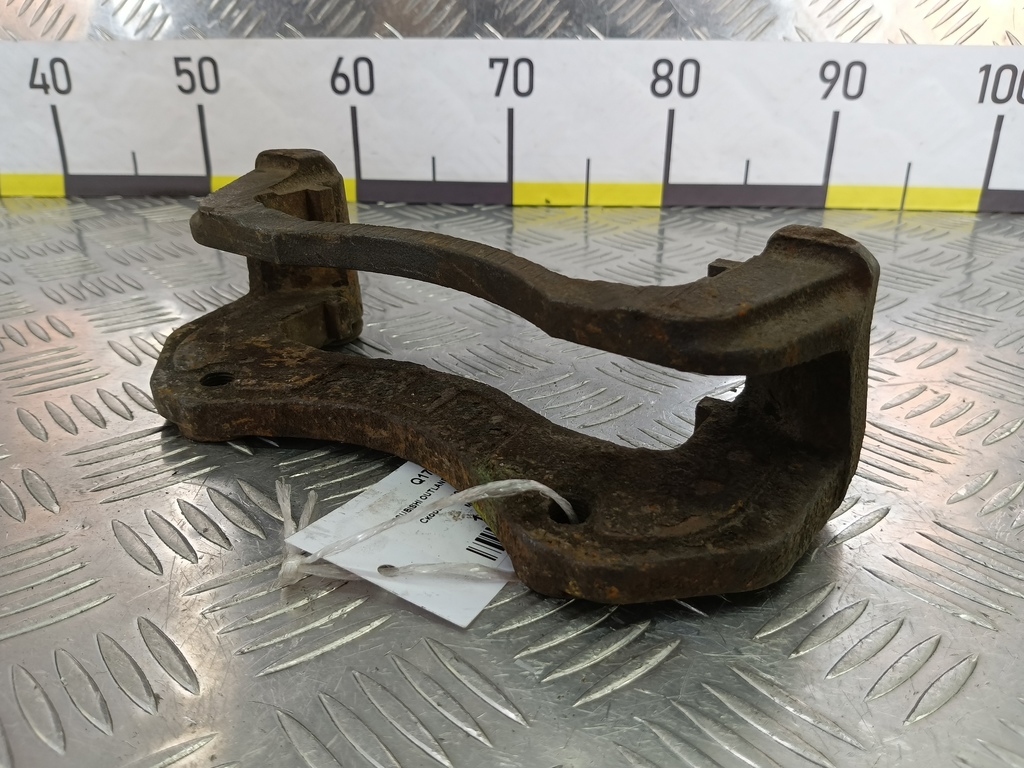 скоба суппорта MITSUBISHI OUTLANDER  MR307282, 2930 рублей, Москва