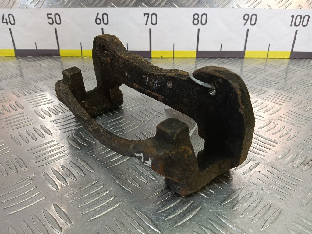 скоба суппорта MITSUBISHI L200  2.4 DID AT (154 л.с.)L200  V (2015—2019) Пикап 4605A128, 2470 рублей, Москва