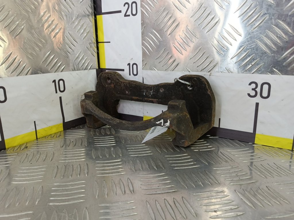 скоба суппорта MITSUBISHI L200  2.4 DID AT (154 л.с.)L200  V (2015—2019) Пикап 4605A128, 2470 рублей, Москва