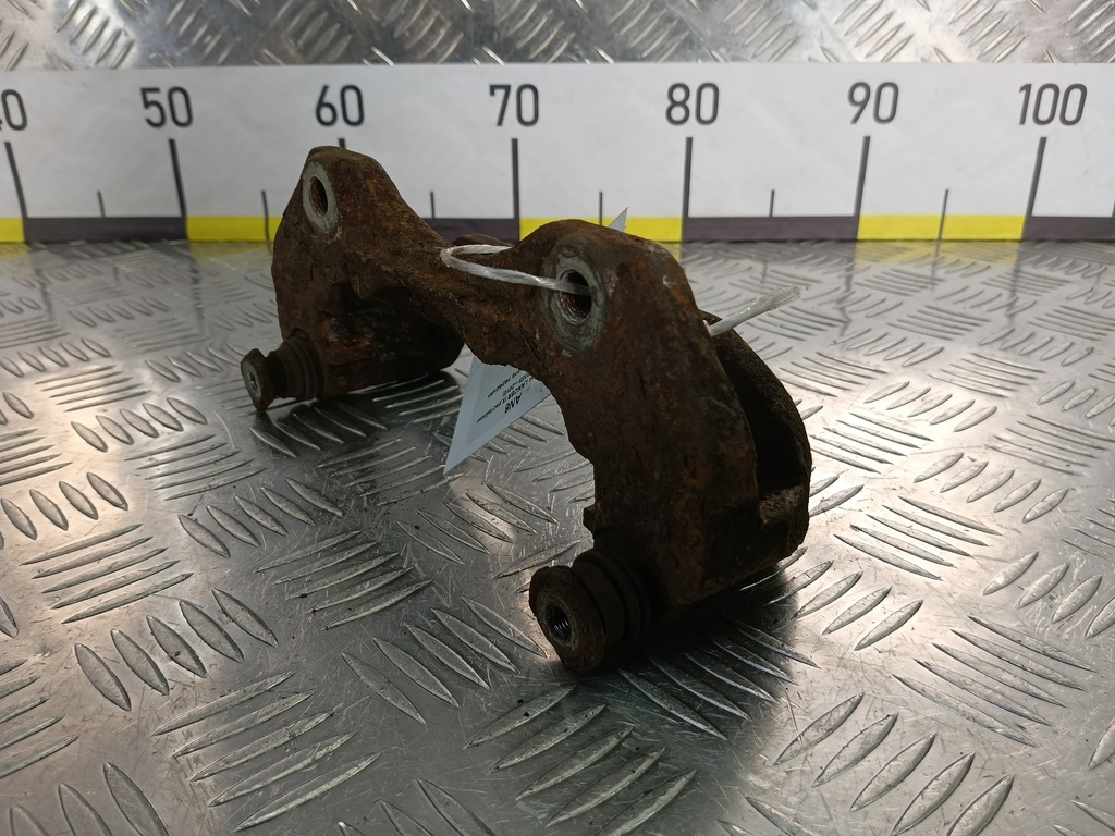 скоба суппорта MITSUBISHI PAJERO  MR407680, 3850 рублей, Москва